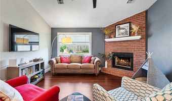 13 Greenridge Ln, Bentonville, AR 72712