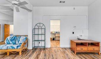 51 Market St A, Apalachicola, FL 32320