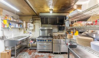 14 Court Sq, Alton, MO 65606