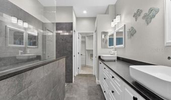 5513 GOLDEN ISLES Dr, Apollo Beach, FL 33572