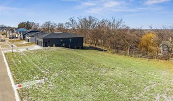818 Evans View Dr, Adel, IA 50003