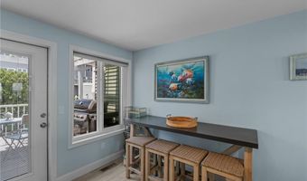19 Beach St 13, Narragansett, RI 02882