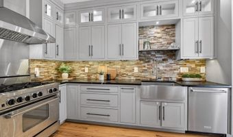 33 Four Oaks Rd, Bedminster, NJ 07921