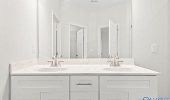 314 Creekside Dr, Albertville, AL 35950