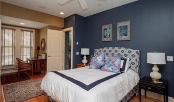 8 Cottage St 2, Newport, RI 02840