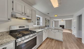 4935 Tanners Spring Dr, Alpharetta, GA 30022