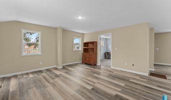 307 W Oak St, Beresford, SD 57004