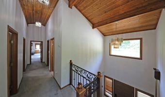 707 Benton Hill Rd, Becket, MA 01223
