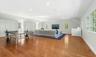 39 Leeuwarden Rd, Darien, CT 06820