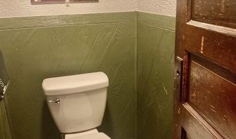 102 W State St, Ashley, IN 46705