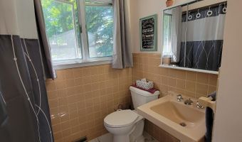 1824 Eisenhower Cir, Aberdeen, SD 57401