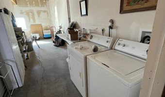 27230 S COYOTE Trl, Congress, AZ 85332