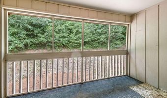 2604 Vineyard Blvd, Asheville, NC 28805