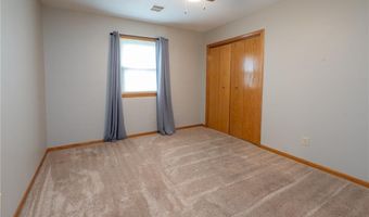15143 Briarwood Dr, Basehor, KS 66007