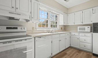 34 Summercreek Dr, Spartanburg, SC 29307