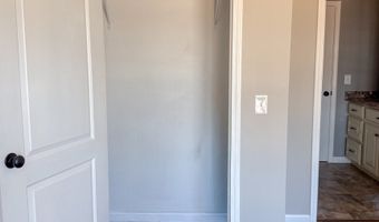 765 Max Deen Dr, Baxley, GA 31513
