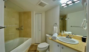 19900 E Country Club Dr 1220, Aventura, FL 33180