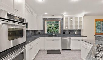 28 Grand View Ln, Bellingham, WA 98229