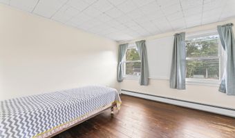 608 Berkeley Ave, Beachwood, NJ 08722