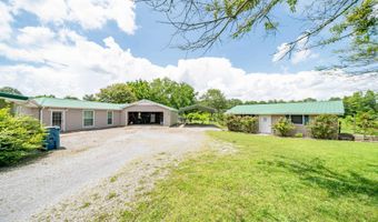 7566 Section Line Rd, Albertville, AL 35950