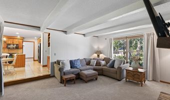 8906 138th Street Ct, Apple Valley, MN 55124