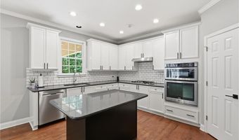 127 Laurel Ridge Dr, Alpharetta, GA 30004
