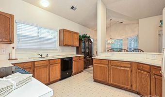 5607 Oak Dr, Charlotte, NC 28216