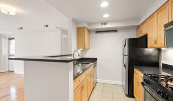 231 N THOMAS St 105, Arlington, VA 22203
