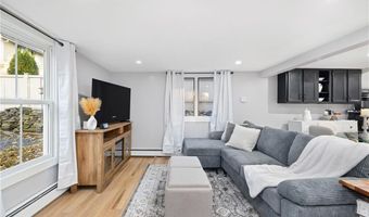 267 Green End Ave, Middletown, RI 02842