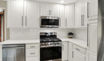 369 Rodeo Dr, Indianapolis, IN 46217