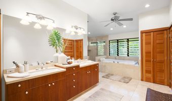 563 Mikioi Pl, Kihei, HI 96753