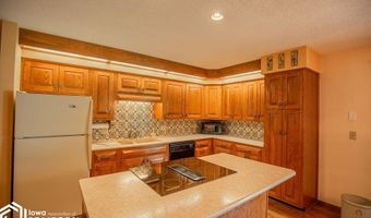 1302 E Linden St, Algona, IA 50511
