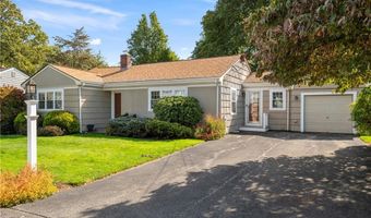 35 Greenfield Rd, Cumberland, RI 02864