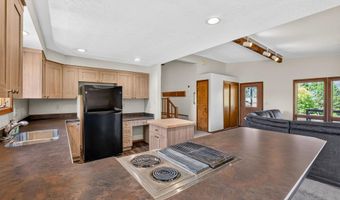 516 Skyline Dr, Cascade, ID 83611