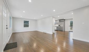 6 Hilton Ave, East Providence, RI 02915