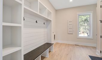 7527 Ladys Secret Ln, Awendaw, SC 29429