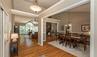 414 Arbor Glen Dr, Ballwin, MO 63021
