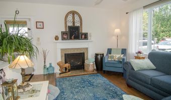 488 Kittredge Rd, Barton, VT 05822