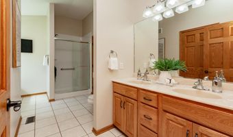 4518 Hemingway Dr, Ames, IA 50014