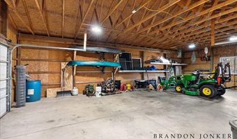 9095 76th St SE, Alto, MI 49302