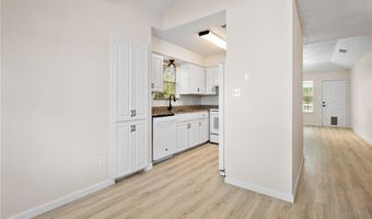 101 Saunders Ln, Aransas Pass, TX 78336