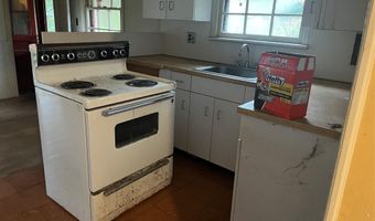 22 Guilette Pl, Amityville, NY 11701