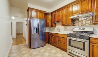 13 W 27TH St, Bayonne, NJ 07002