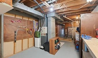 1061 Western Dr, Ann Arbor, MI 48103