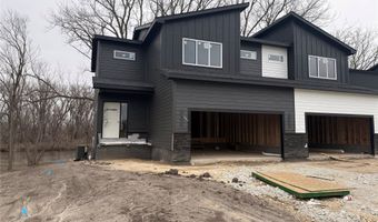 521 S 4th St, Adel, IA 50003