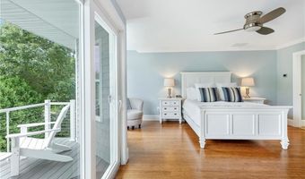 100 Algonquin Rd 13, Narragansett, RI 02882