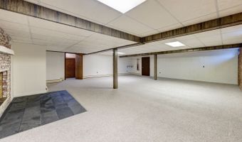 136 Juniper Ln, Berlin, CT 06037