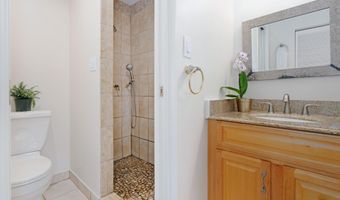 90 Auhana Rd 201, Kihei, HI 96753