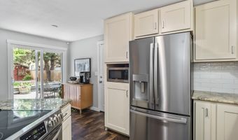 742 SE Sun Ln, Bend, OR 97702