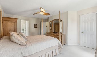 1211 Waterford Green Dr, Apex, NC 27502